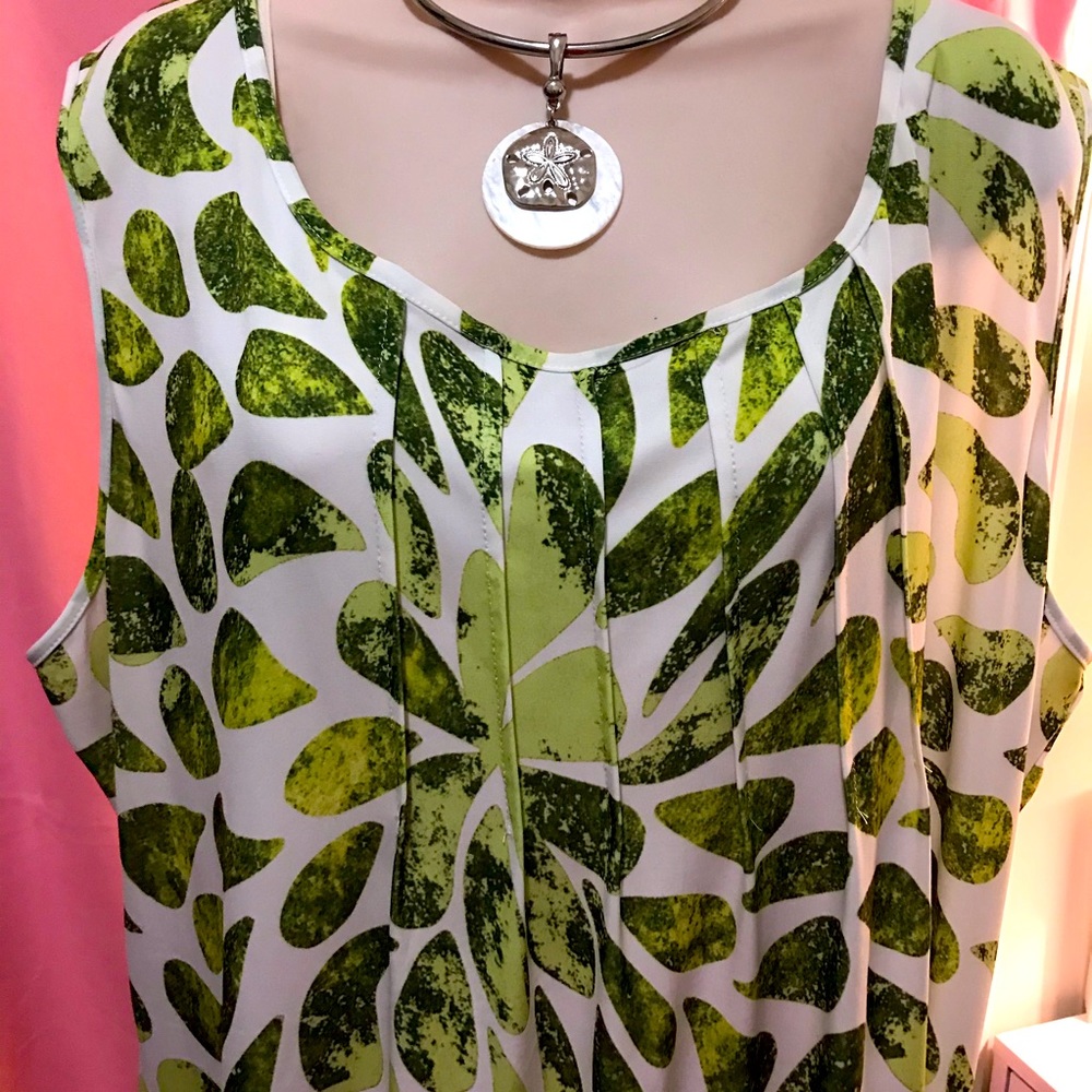 Very pretty sleeveless tunic - 3X